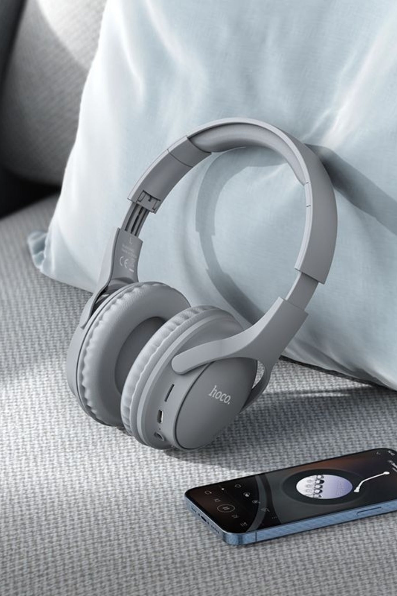 W40 Mighty Headphones